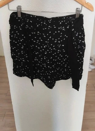 Short noir imprimé papillons Yessica – Taille 36, marque: Yessica, état: Bon état, taille: S / 36 / 8, 3,00 €, 3,85 € Protection acheteurs (Pro) incluse
