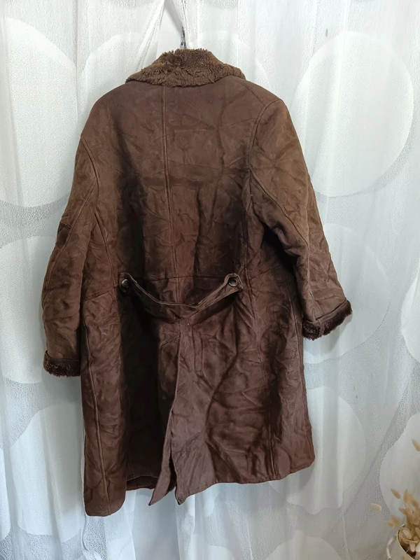 Burberry "manteau d'exception cuir retourné" t. - photo numéro 4