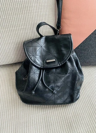 Sac à dos matelassé noir petit format ZARA, marque: Zara, état: Neuf sans étiquette, 10,00 €, 11,20 € Protection acheteurs incluse