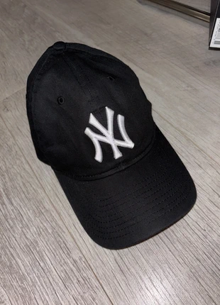 NY yankees black hat, brand: NY Yankees, condition: New without tags, size: One size, £15.00, £16.45 includes Buyer Protection