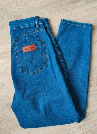 Jean mom bleu, marke: Shein, zustand: Sehr gut, größe: XS / 34 / 6, 4,00 €, 4,90 € inklusive Vinted-Käuferschutz