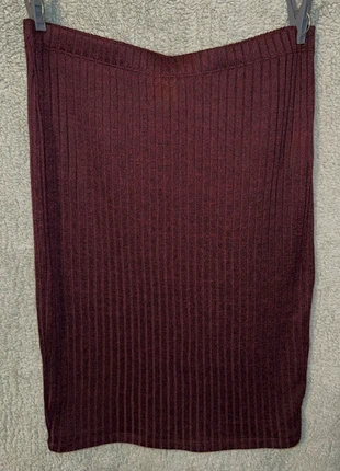 Rokje, donkerrood, merk: Casual LADIES, staat: Heel goed, maat: M / 38 / 10, € 2,00, € 2,80 inclusief Kopersbescherming