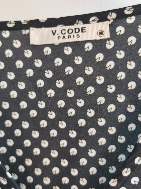 Robes noir à motifs, multi découpes. - photo numéro 2