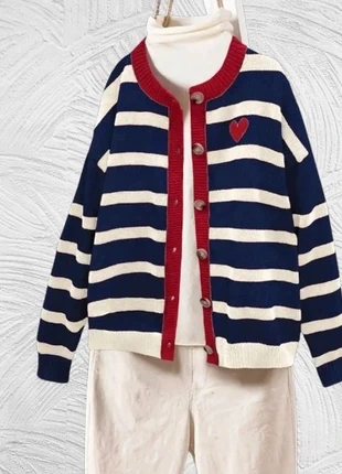 Gilet oversize rayé cœur rouge – doux et stylé, marque: American Vintage, état: Neuf sans étiquette, taille: XL / 42 / 14, 43,00 €, 45,85 € Protection acheteurs incluse