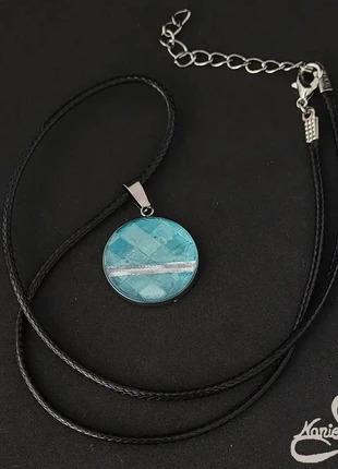 Pendentif en résine rond argenté et bleu, brand: Fait Main, condition: New without tags, €11.00, €12.25 includes Buyer Protection