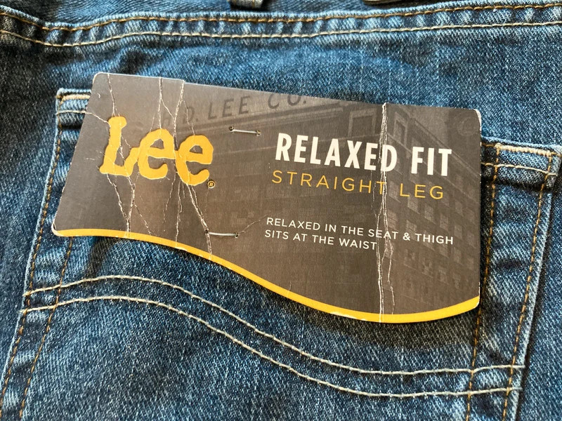 Lee jeans 40x30 relaxed fit. 1