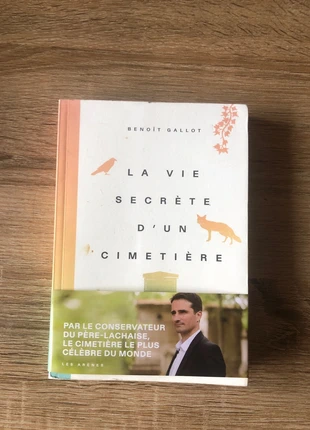 La vie secrète d’un cimetière - Benoît Gallot, condition: Very good, €10.00, €11.20 includes Buyer Protection