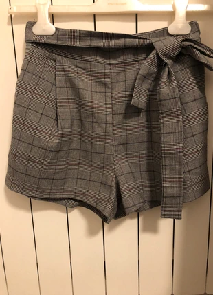 Pantaloncini allacciati , brand: Davines, condizioni: Ottime, taglia: S / IT 40 / EU 36, €6.00, €7.00 include la Protezione acquisti