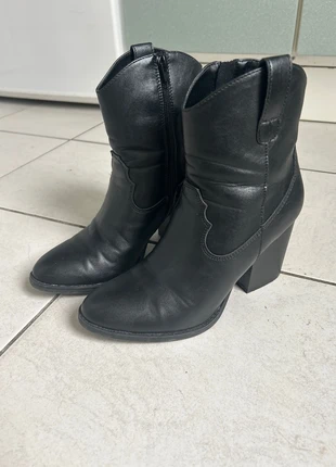 Laarsjes van graceland, merk: Graceland, staat: Heel goed, maat: 38, € 8,00, € 9,10 inclusief Kopersbescherming