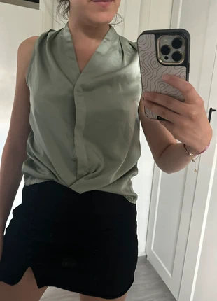 Satijnen top groen maat s, marque: Shein, état: Neuf sans étiquette, taille: S / 36 / 8, 2,00 €, 2,80 € Protection acheteurs incluse