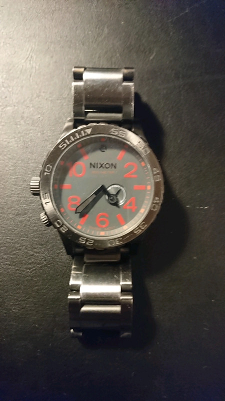 Nixon The 51-30 gunmetal/red - Vinted