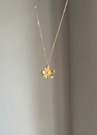 Collier pendentif fleur dorée, condizioni: Ottime, €10.00, €11.20 include la Protezione acquisti