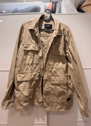 Sobre camisa Pull, marca: Pull & Bear, estado: Muito bom, tamanho: M, €5.50, €6.48 inclui Proteção do Comprador