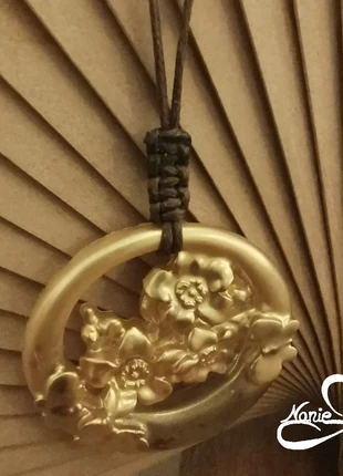 Pendentif en résine doré à fleurs, marke: Fait Main, zustand: Neu, 10,00 €, 11,20 € inklusive Vinted-Käuferschutz