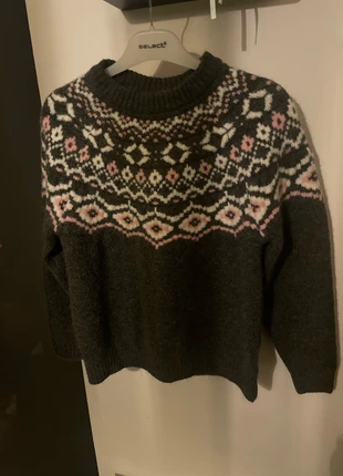 Ladies winter jumper size medium but I would say more small, brand: Esmara, condition: Very good, size: M / UK 12-14, £1.50, £2.28 includes Buyer Protection