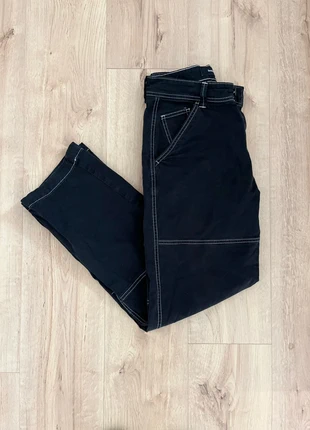 Pantalon cargo ample Bershka noir à coutures blanches - Taille EUR 36/US 29, marke: Bershka, zustand: Sehr gut, größe: W29 | DE 44, 10,00 €, 11,20 € inklusive Vinted-Käuferschutz