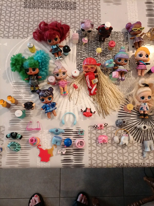 Lot poupées lol + accessoires - photo numéro 3