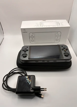 Anbernic RG552 met etui, merk: Anbernic, staat: Heel goed, € 115,00, € 121,45 inclusief Kopersbescherming