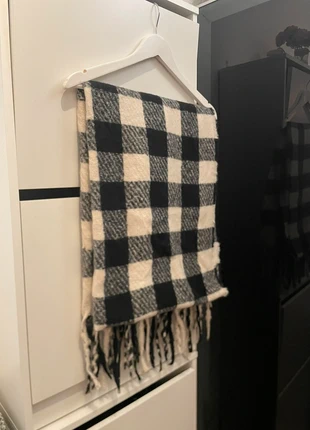 Bufanda cuadros, brand: Zara, condizioni: Ottime, €5.00, €5.95 include la Protezione acquisti
