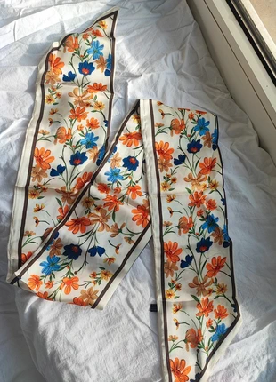 Foulard fleuri coloré et satiné – long bandeau chic orange & bleu 🌸, estado: Muy bueno, 6,90 €, 7,95 € Protección al comprador incluida