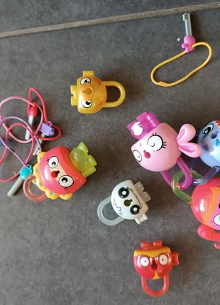 Hasbro Figurine lock stars lot de 7 Cadenas + clés, merk: Hasbro, staat: Heel goed, maat: Universeel, € 12,00, € 13,30 inclusief Kopersbescherming