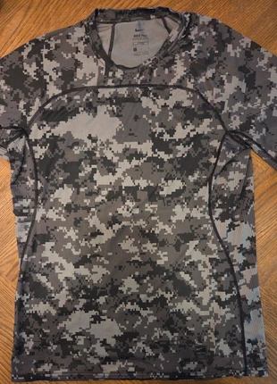 Nike Pro Hyper Cool maat L, merk: Nike, staat: Nieuw zonder prijskaartje, maat: L, € 5,00, € 5,95 inclusief Kopersbescherming