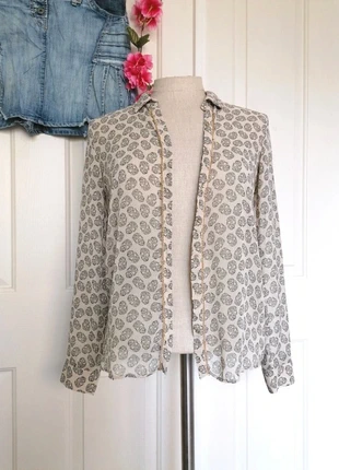 Zara chemise voile têtes de mort 34/36, marke: Zara, zustand: Sehr gut, größe: XS / 34 / 6, 9,00 €, 10,15 € inklusive Vinted-Käuferschutz