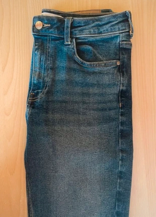Jeans donna, marke: Zara, zustand: Sehr gut, größe: XS / 34 / 6, 9,00 €, 10,15 € inklusive Vinted-Käuferschutz