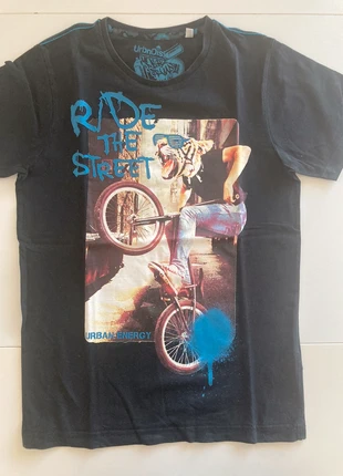 T-shirt noir, marke: C&A, zustand: Sehr gut, größe: 14 Jahre / 164, 2,00 €, 2,80 € inklusive Vinted-Käuferschutz