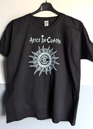 T-shirt nera | Alice in Chains, brand: nobrand, condizioni: Ottime, taglia: M, €13.00, €14.35 include la Protezione acquisti Pro