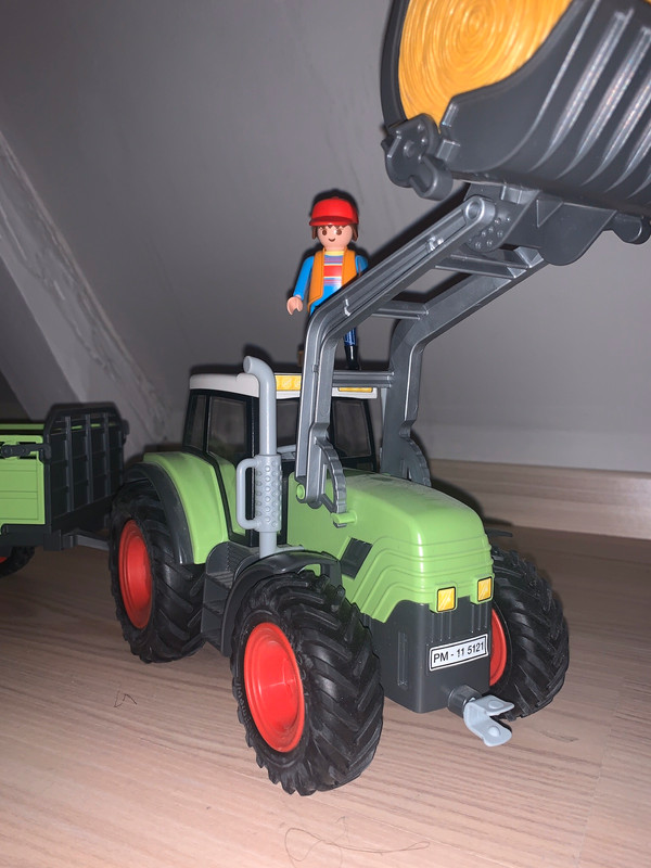 Playmobil - 5121 - Jeu de construction - Grand tracteur avec remorque