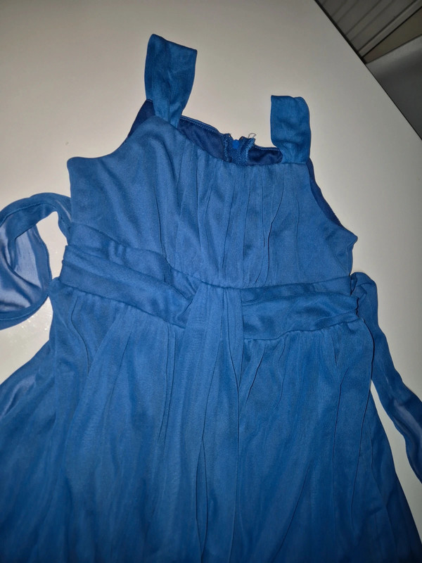 Śliczne niebieska sukienka na siedem osiem lat 2