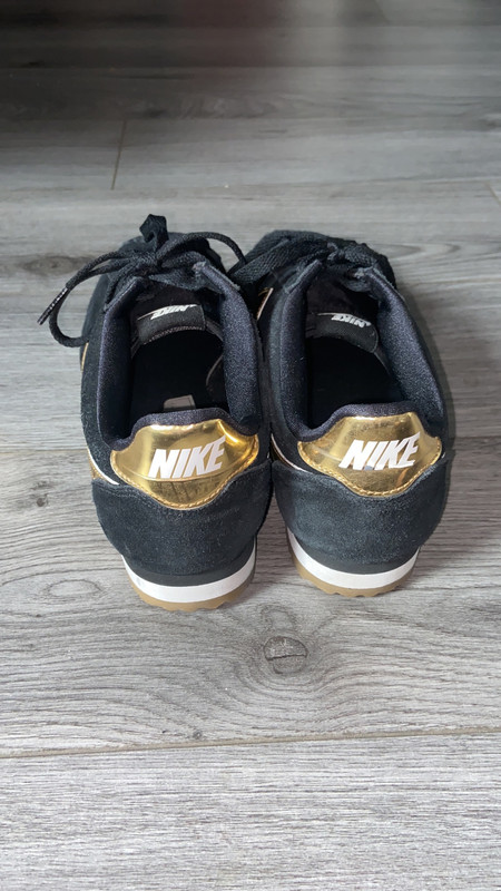 Nike cortez daim gold Vinted