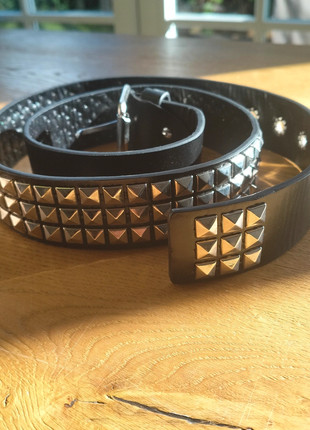 Studded belt, marque: y2k, état: Neuf sans étiquette, taille: 110 cm, 7,50 €, 8,58 € Protection acheteurs incluse