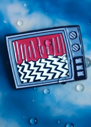 Pins Twin Peaks TV Rideau Rouge Black Lodge Mystère Lynch alt y2k witch punk rock pastel kawaii, marque: Witch, état: Très bon état, 3,00 €, 3,85 € Protection acheteurs (Pro) incluse