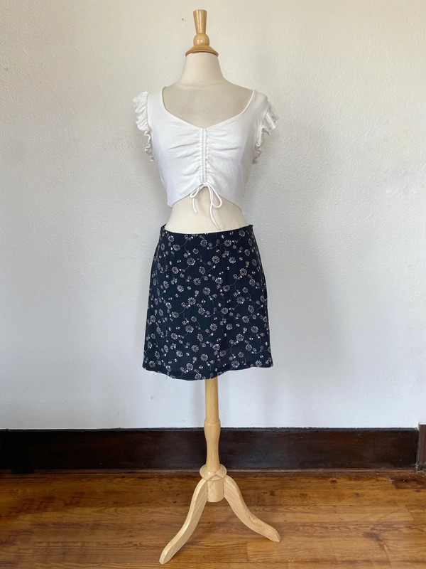 Vintage 90's Navy Blue Floral A-Line Skirt 1
