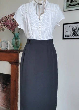 Jupe crayon noire vintage Made in France - taille 34/XS Très bon état, marca: Vintage Dressing, estado: Muito bom, tamanho: XS / 34 / 6, €15.00, €16.45 inclui Proteção do Comprador Pro