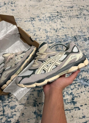 Asics Gel Nyc Beige/ Gris - Taille 44 neuf avec étiquette, marca: Asics, estado: Novo com etiquetas, tamanho: 44, €70.00, €74.20 inclui Proteção do Comprador