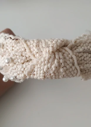 Diadema con nudo de encaje y perlas, merk: Novia, staat: Nieuw zonder prijskaartje, maat: Universele maat, € 3,50, € 4,38 inclusief Kopersbescherming