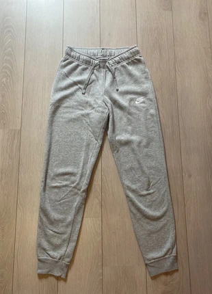 Jogging gris Nike, marca: Nike, estado: Muito bom, tamanho: S / 36 / 8, €10.00, €11.20 inclui Proteção do Comprador