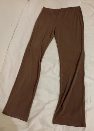 Pantaloni donna 🤎 futura taglia M, marque: Futura, état: Très bon état, taille: M / 38 / 10, 6,00 €, 7,00 € Protection acheteurs incluse