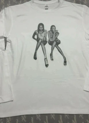 Naomi Campbell t-shirt a maniche lunghe taglia L, brand: sol's, condizioni: Ottime, taglia: L, €20.00, €21.70 include la Protezione acquisti