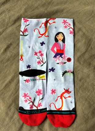 Chaussettes stance – Mulan by Estee Red (jamais portées), brand: Disney, condizioni: Nuovo senza cartellino, taglia: S | 35-38, €5.00, €5.95 include la Protezione acquisti