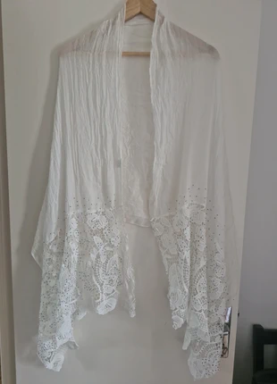 Châle blanc, état: Neuf sans étiquette, 3,00 €, 3,85 € Protection acheteurs incluse