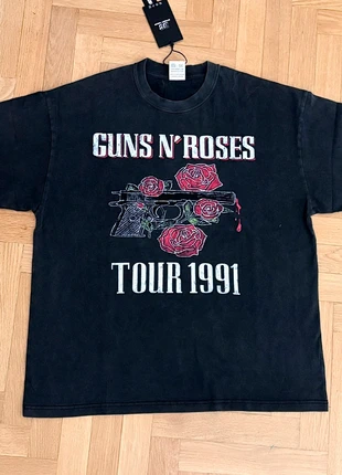 T-shirt Guns N’ Roses – Tour 1991, marca: Guns N' Roses, estado: Novo com etiquetas, tamanho: XL, €35.00, €37.45 inclui Proteção do Comprador