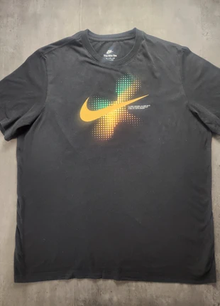 T-shirt Nike noir graphique logo swoosh - Taille XL, brand: Nike, condition: Very good, size: XL, €6.00, €7.00 includes Buyer Protection