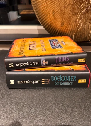 Raymond E.Feist / Krondor Sons, staat: Heel goed, € 6,00, € 7,00 inclusief Kopersbescherming