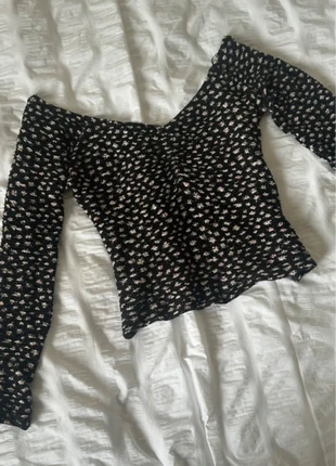 Bershka Floral Long Sleeve Ruched Crop Top, brand: Bershka, condition: Very good, size: S / 36 / 8, €4.00, €4.90 includes Buyer Protection
