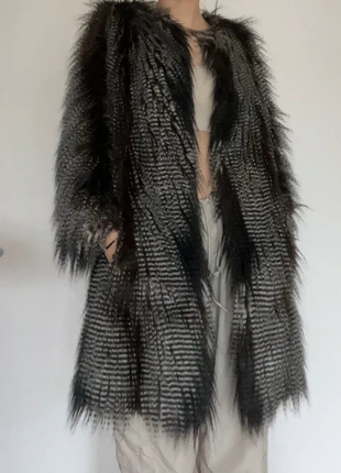 Pelz Fell Mantel Zara, brand: Zara, condizioni: Ottime, taglia: M / IT 42 / EU 38, €40.00, €42.70 include la Protezione acquisti