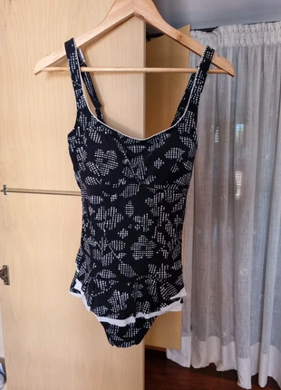 Costume intero bianco e nero con leggera decorazione, marke: Profile by Gottex, zustand: Neu, größe: L / 40 / 12, 7,00 €, 8,05 € inklusive Vinted-Käuferschutz